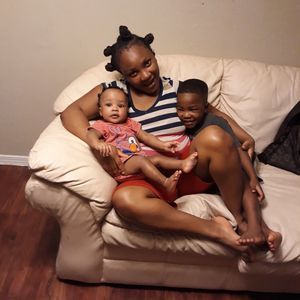 Meet your Posher, Flora